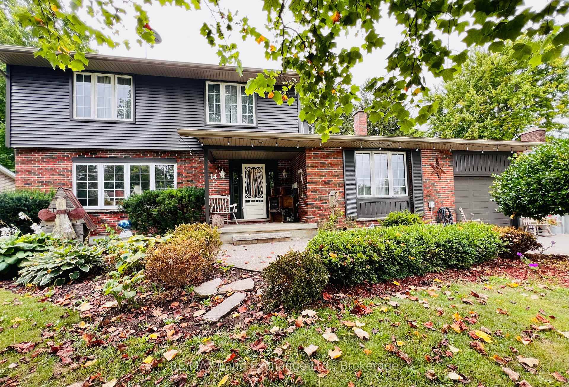Located in the sought after north end, prized for its proximity to the golf course and walking trails, this captivating 2 story home with attached garage is the ideal family ...