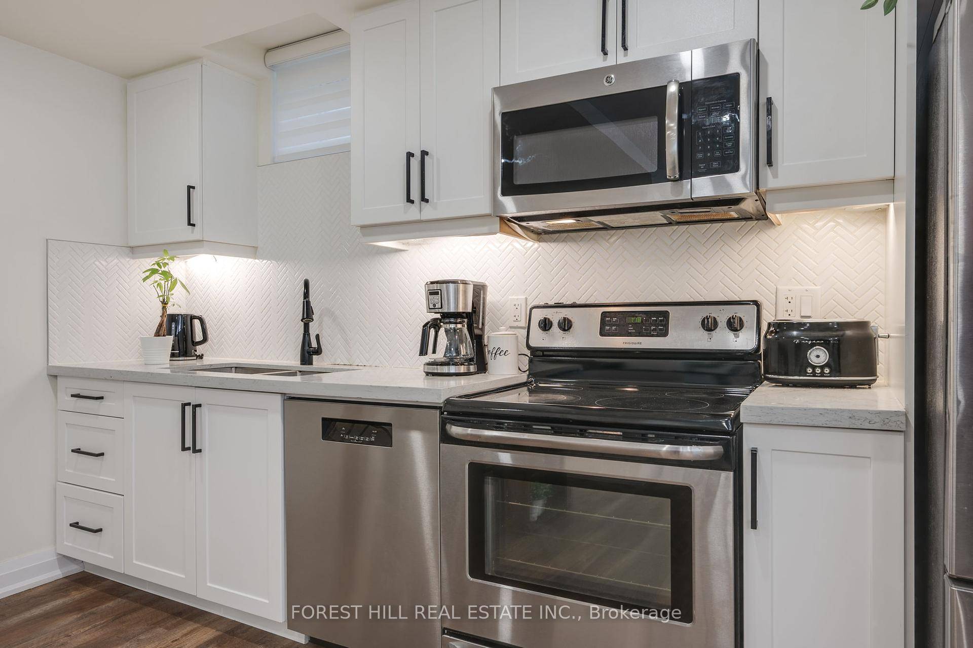 Step into comfort and style with this recently renovated, fully furnished 2 bedroom lower level suite, available May 1st or sooner !