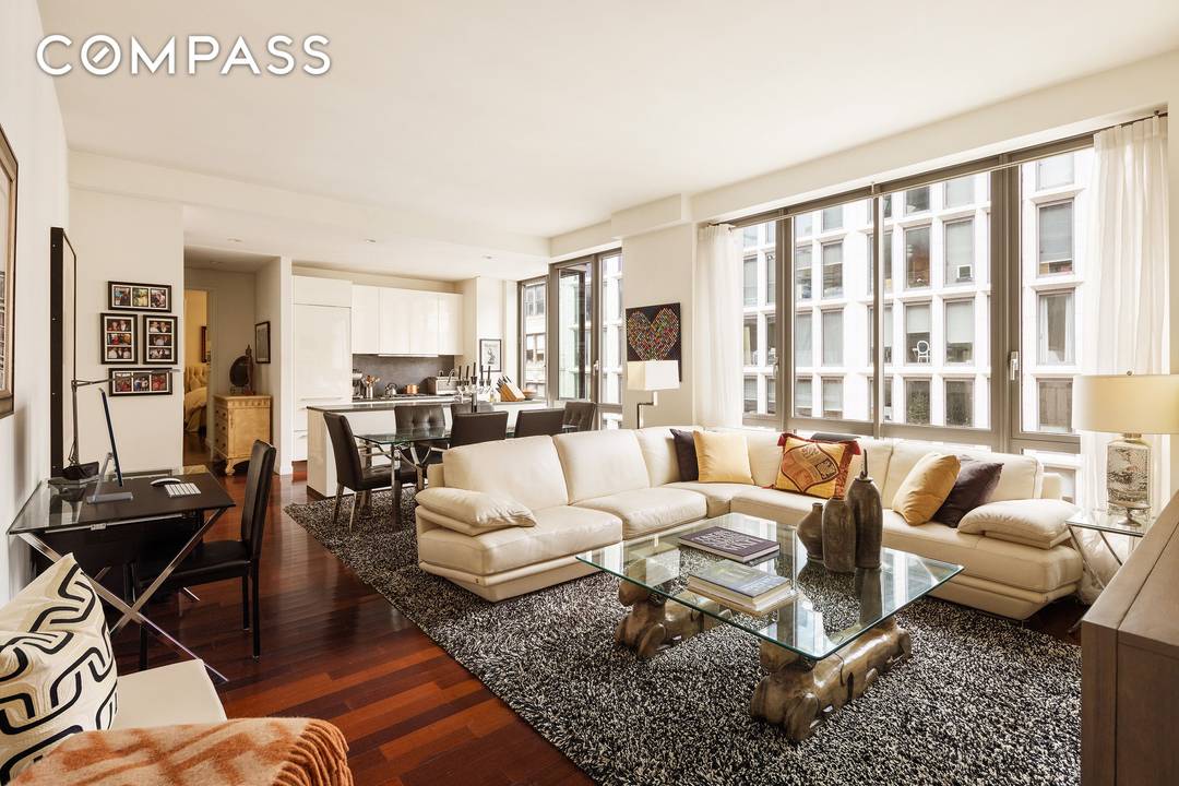 Introducing an exceptional opportunity to own a refined modern residence in the heart of the Flatiron District.