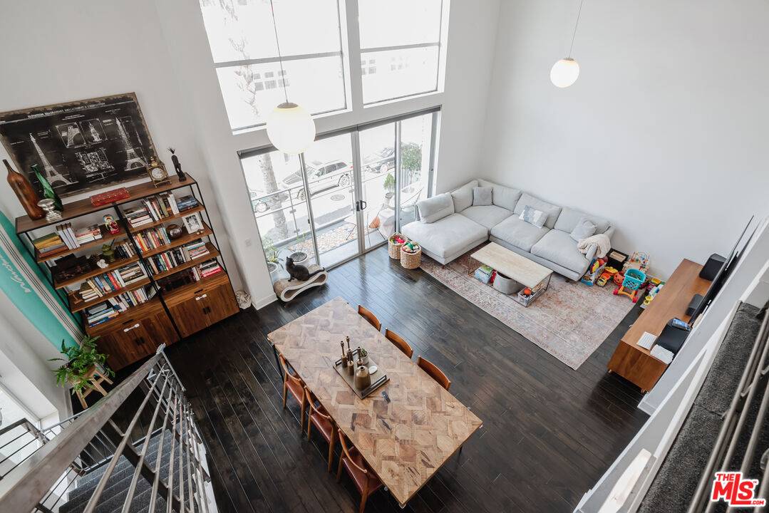 13326   Beach Ave 1BR Marina Del Rey La