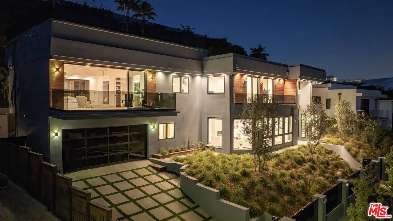 7911   Oceanus Dr 5BR Hollywood Hills East La
