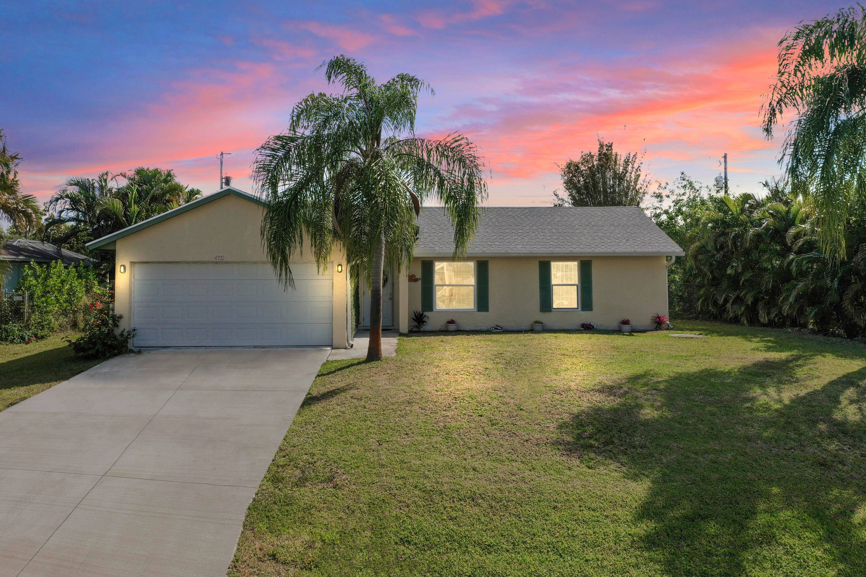 Well maintained 3BR 2BA home located in a quiet cul de sac in Port Saint Lucie.