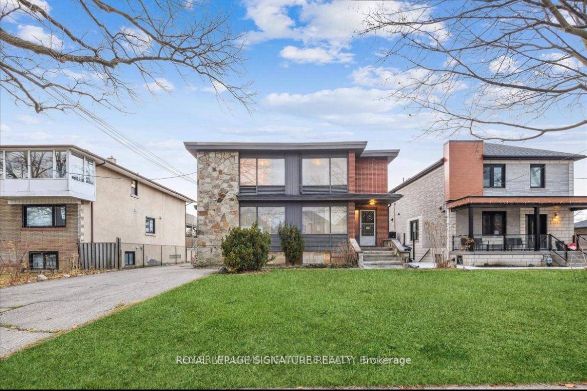 Amazing Main Floor Unit. The whole unit just been freshly painted one month ago and the floors refurbished to new.