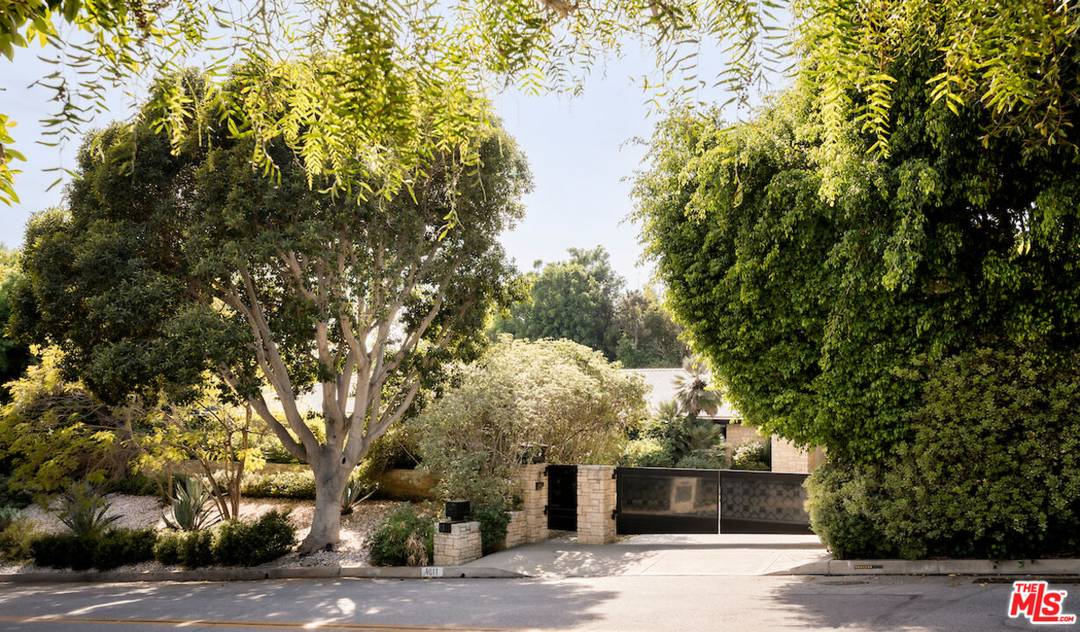 1011  N Hillcrest Rd 5BR Beverly Hills Post Office | B.H.P.O. La