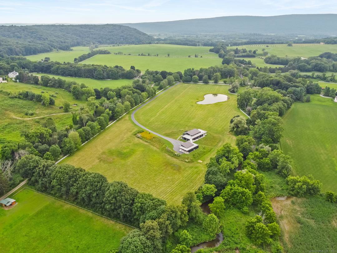 Modern Minimalist Estate on 19 Bucolic Acres in Dutchess County, NY.