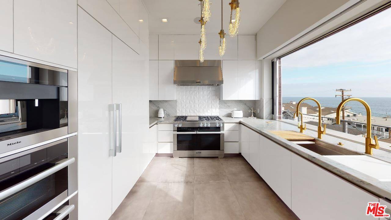 25423   Malibu Rd Malibu LA