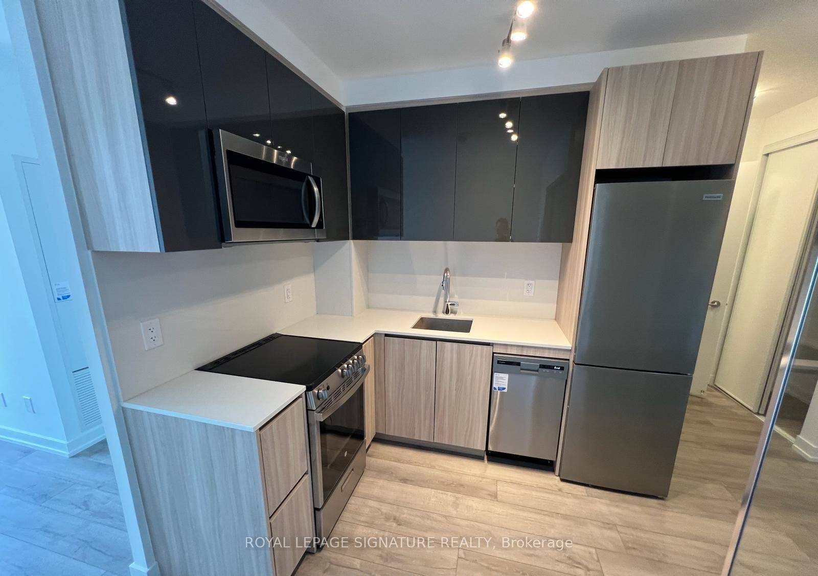 Welcome to The Keeley, located in vibrant Downsview Park neighborhood, where urban convenience meets natural tranquility.