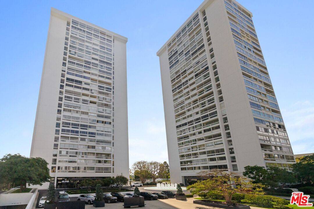 2222   Avenue Of The Stars 2BR Beverlywood La