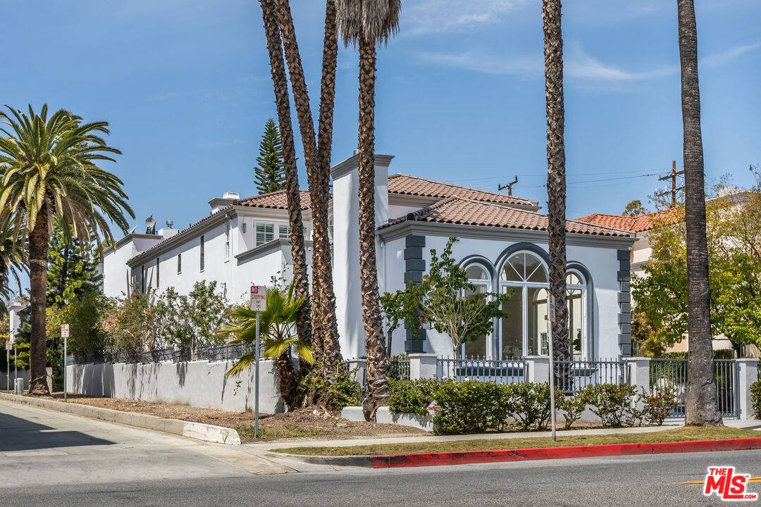 107 N Doheny Dr 4BR Beverly Grove La