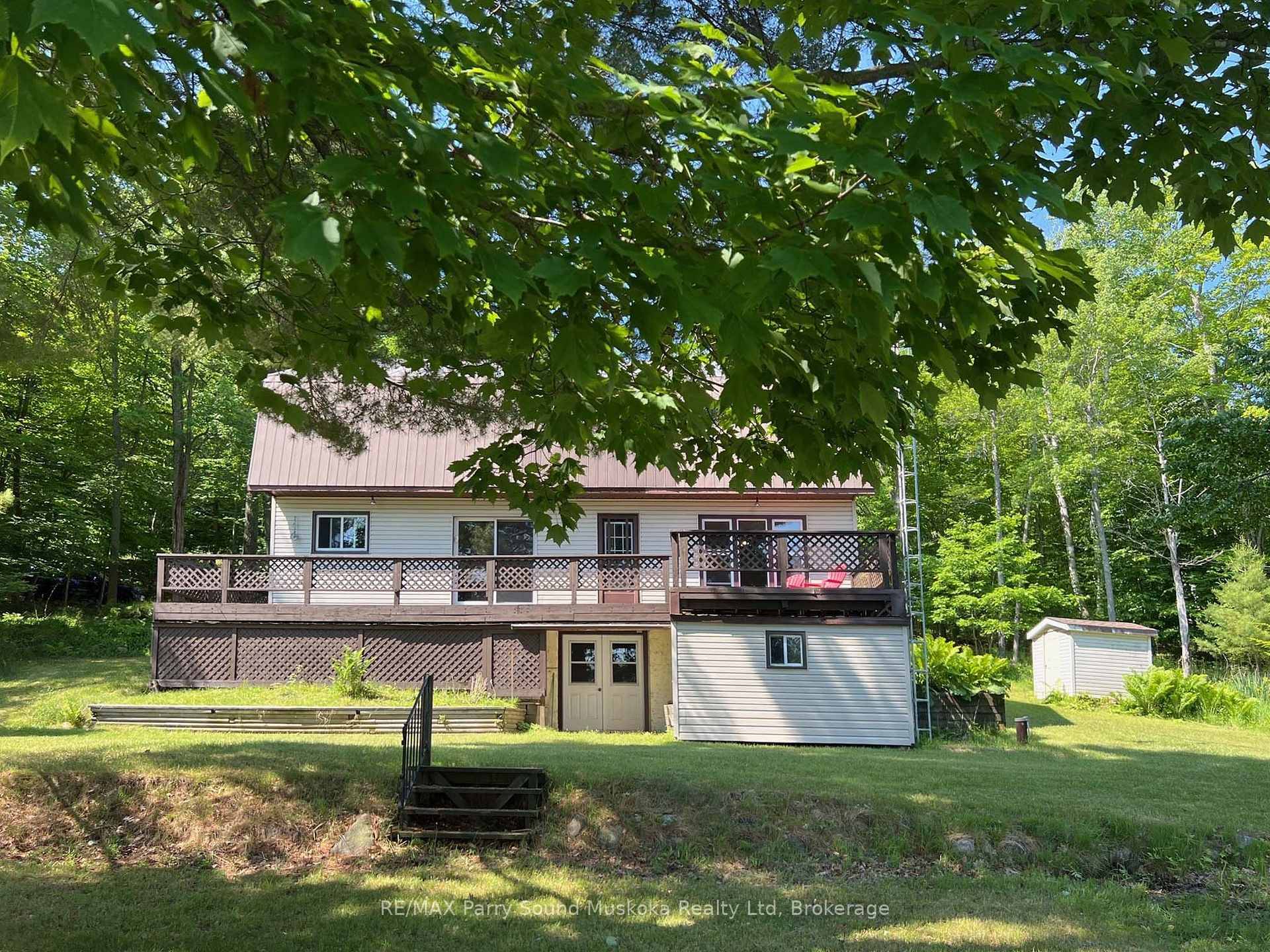 'DRIVE TO' GEORGIAN BAY HOME or COTTAGE just 10 MINS to PARRY SOUND !