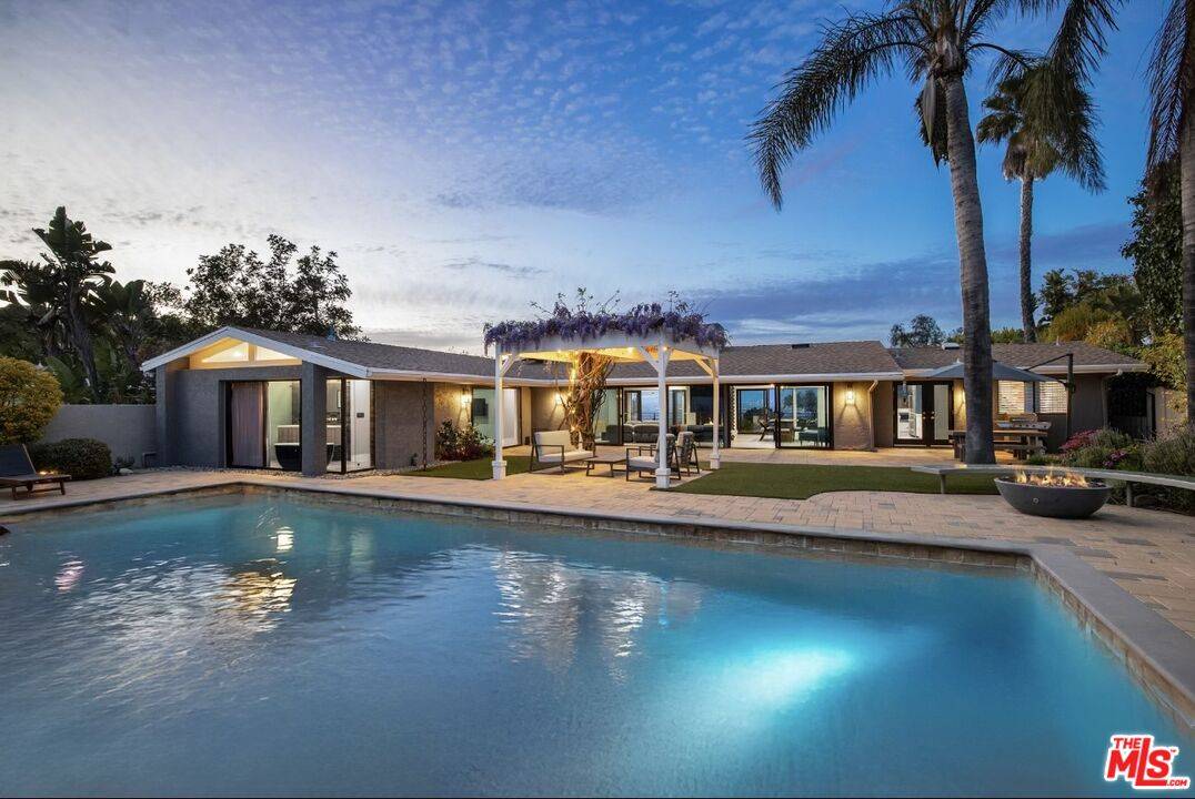 8400   Mulholland Dr 4BR Hollywood Hills East La