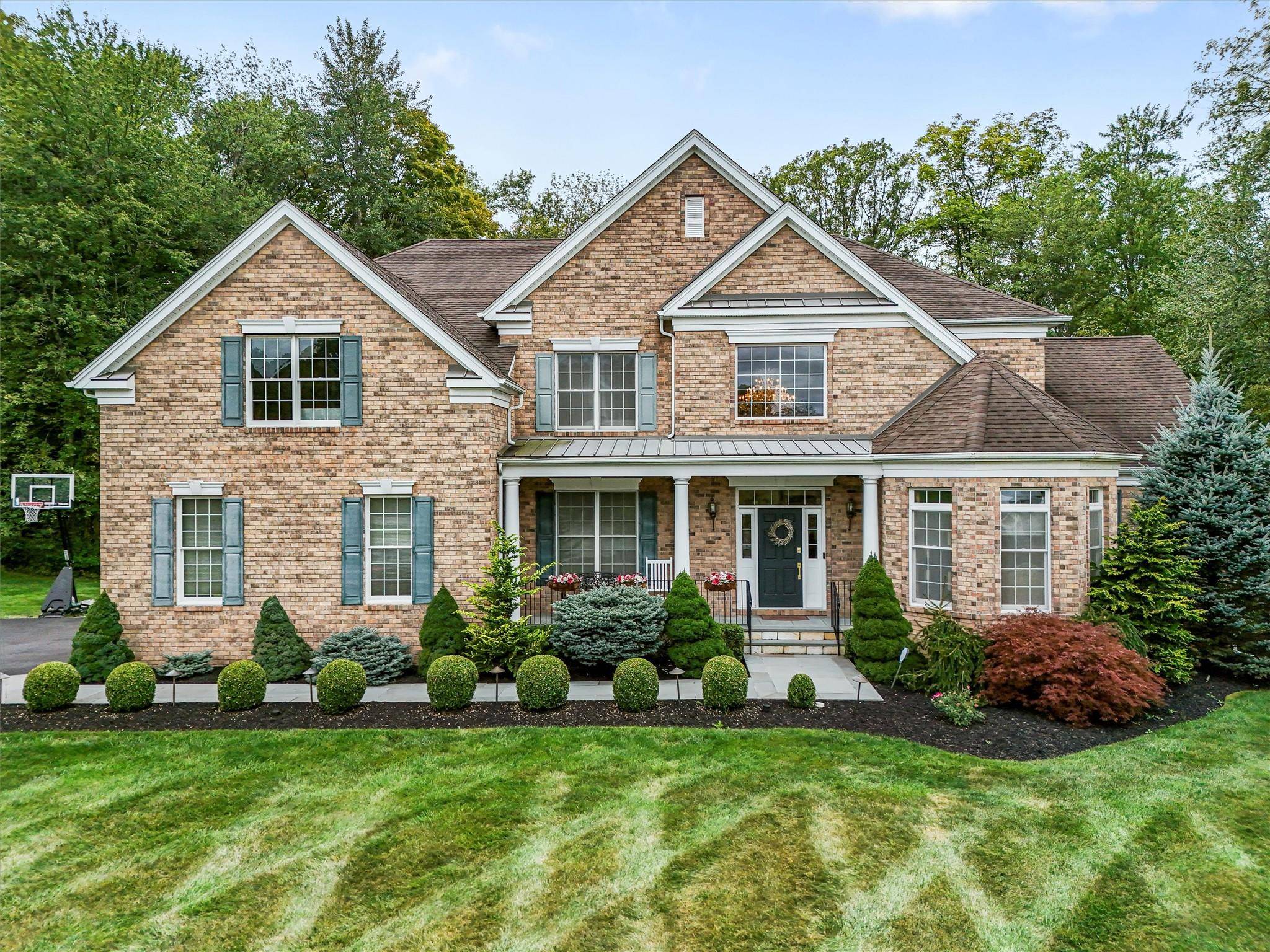 Stunning fully furnished 6 bedroom, 4.