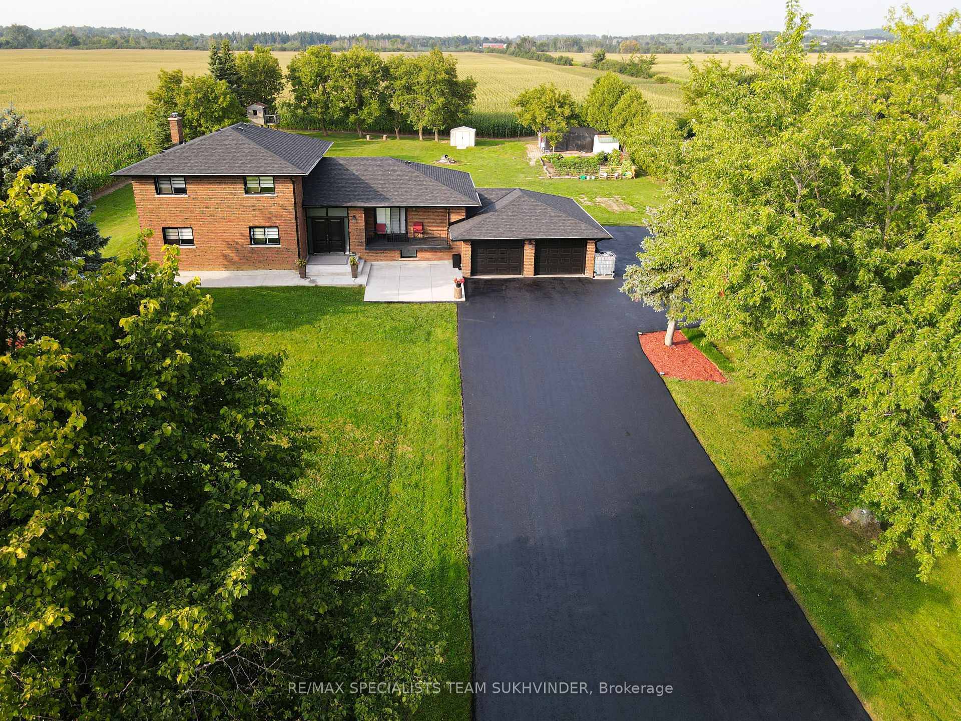 Welcome to this upgraded 5 2 bedroom sidesplit home nestled on a flat 1 acre lot in a great location just south of King Street and only minutes from Brampton.