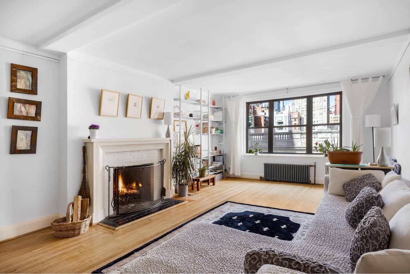 Welcome home to this absolute gem nestled on 28th Street between Lexington and Third Avenue.