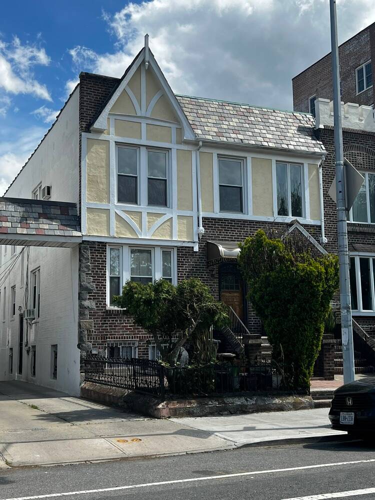 Prime Bay Ridge Sunset Park Border Opportunity !