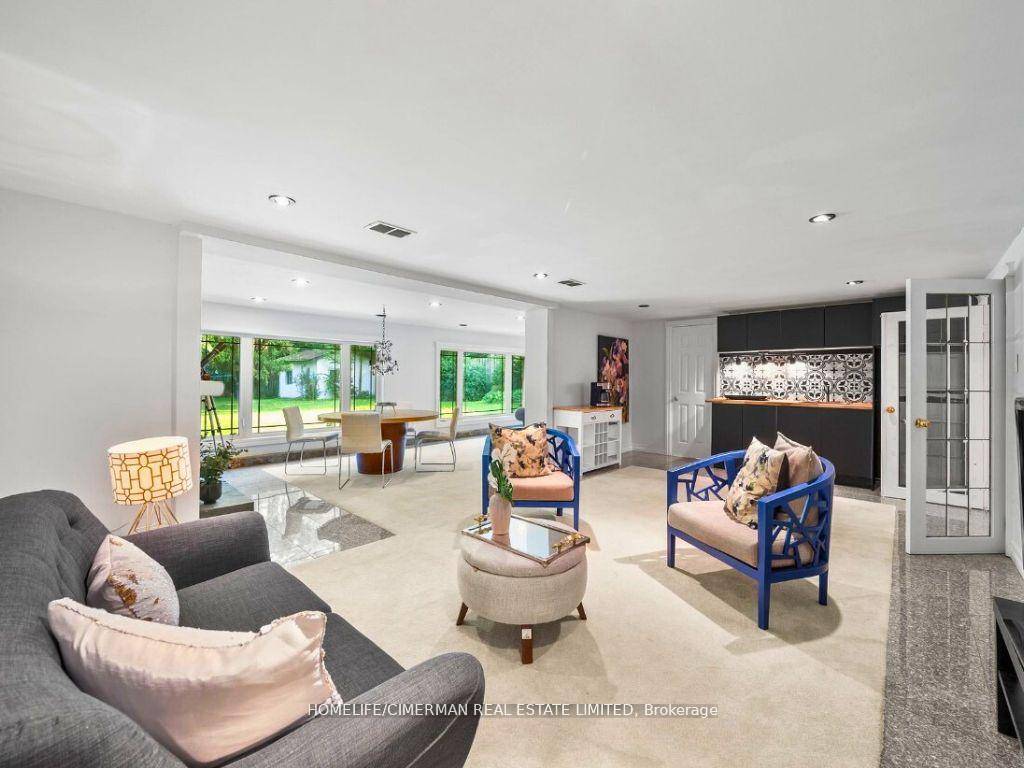 Prime Location Walkout Basement In Bayview Village !
