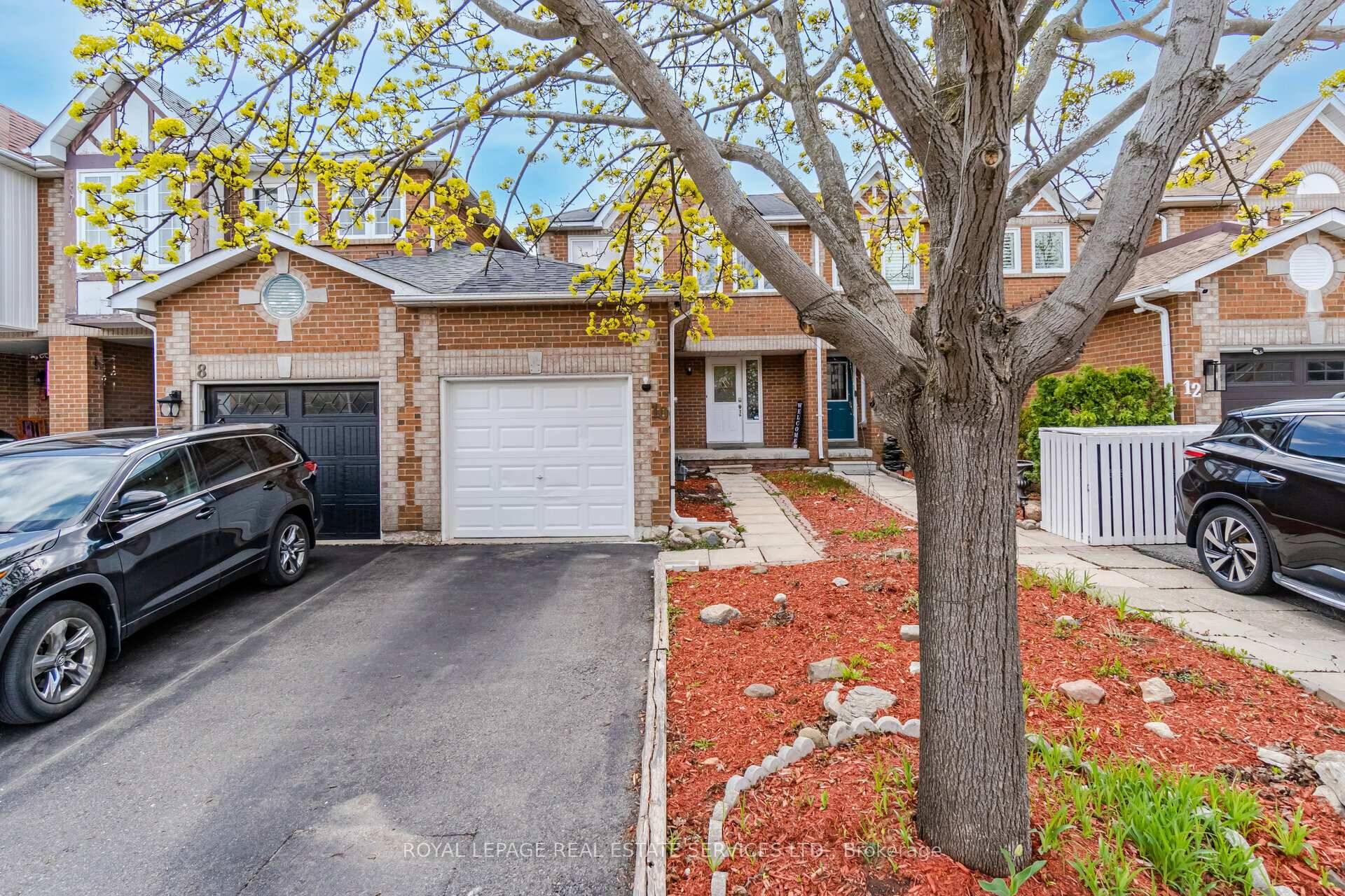 Beautiful Freehold Townhouse Located On A Quite Inside Street, Close To All Amenities Including Schools, Shops And Completely Move In Ready.