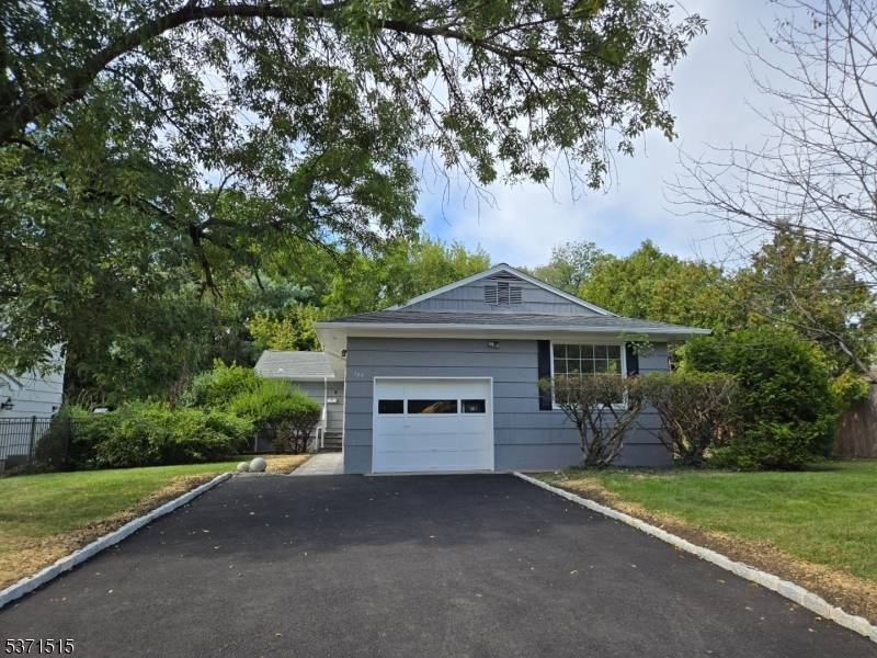 Ridgewood Rd Millburn Twp. New Jersey Rental