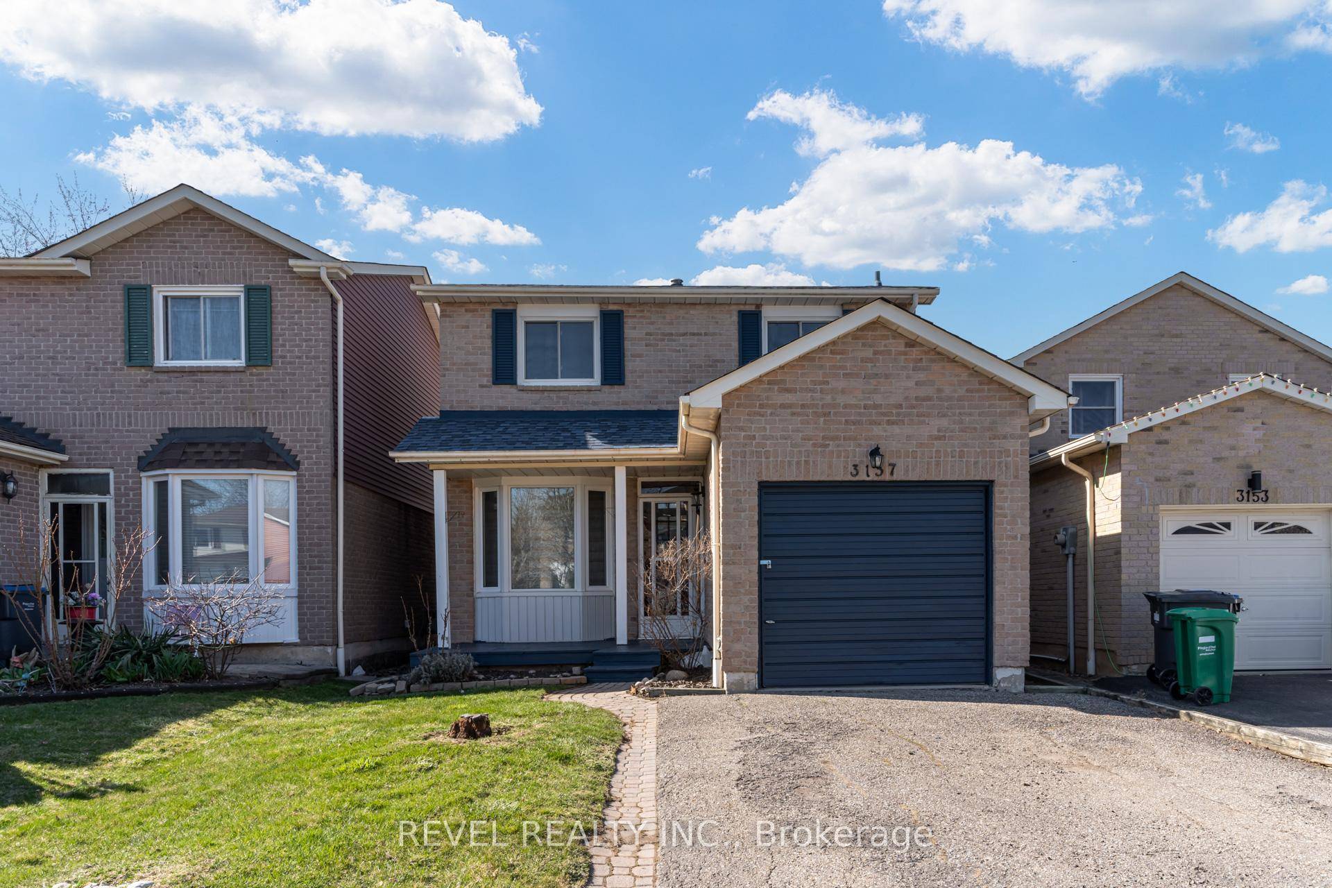 Welcome to this charming 3 bedroom, 2 bathroom home located in the heart of Meadowvale, Mississauga.