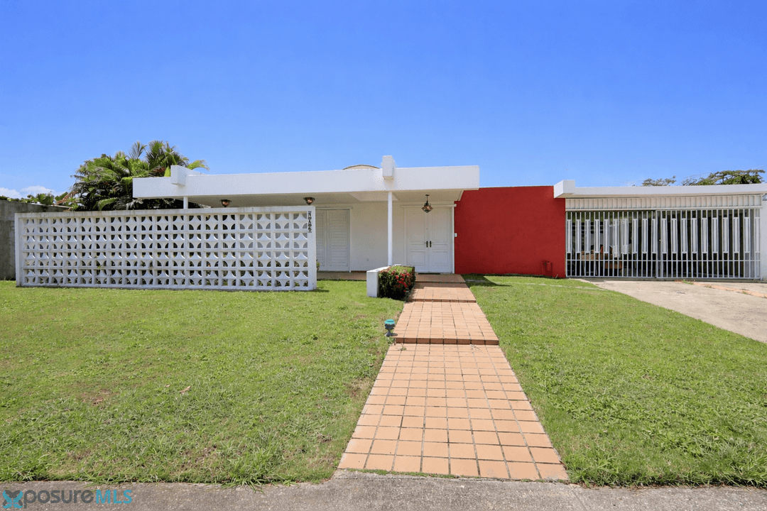 EXT. GARDEN HILLS House Guaynabo