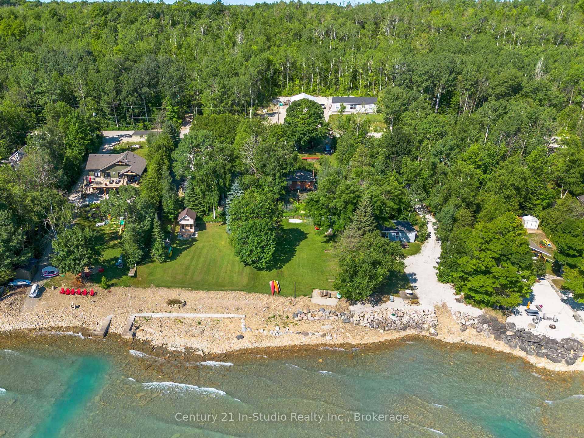 Nestled on the serene shores of Georgian Bay, this rustic and charming 3 bedroom cabin offers the perfect starting point for families seeking both tranquility and adventure.