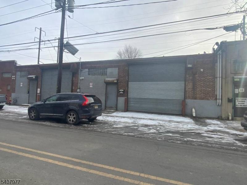 Ironbound section 5619 sq ft warehouse on 1st industrial Zone or light Industrial.