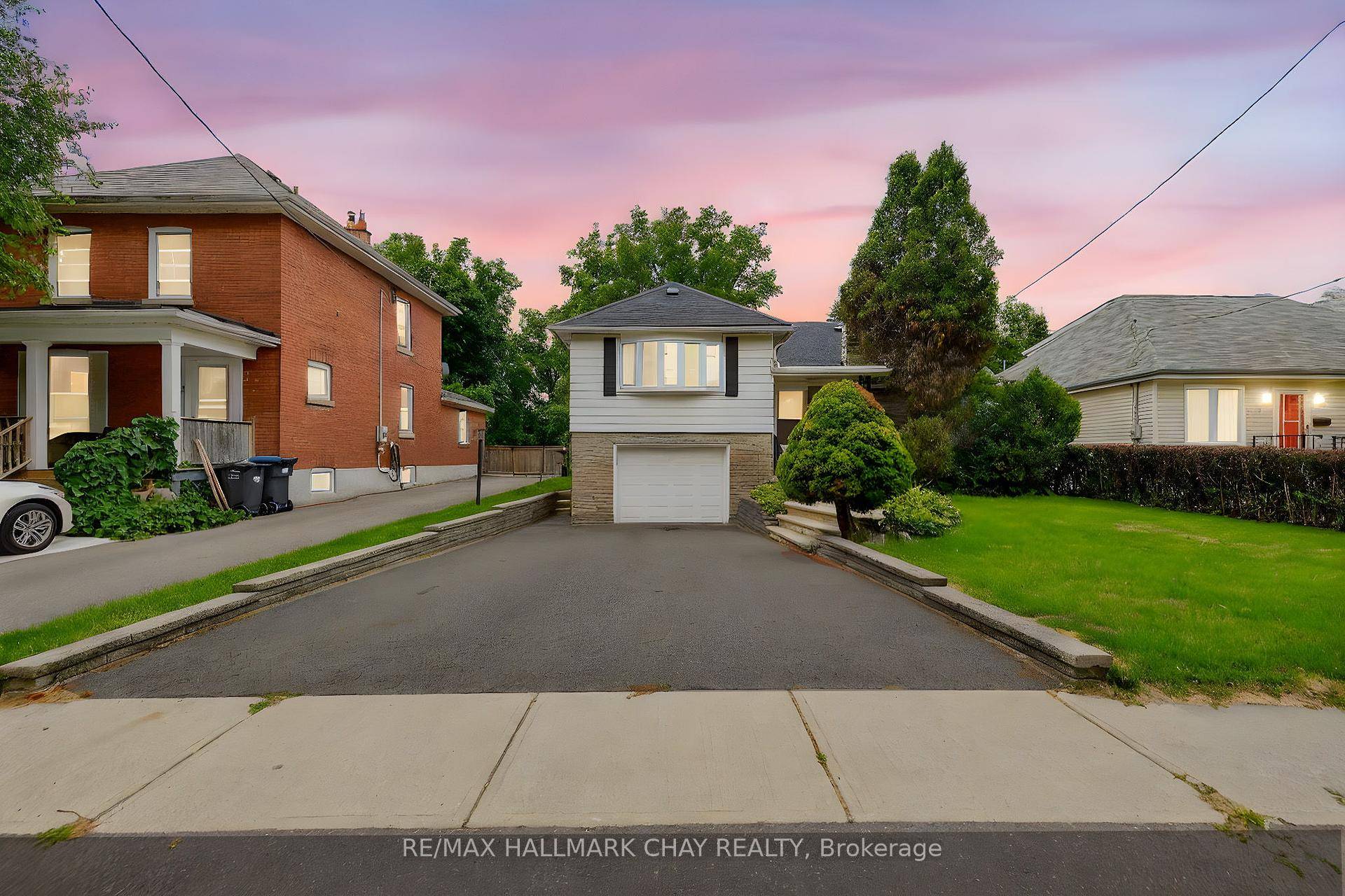 A rare gem in the heart of Brampton !