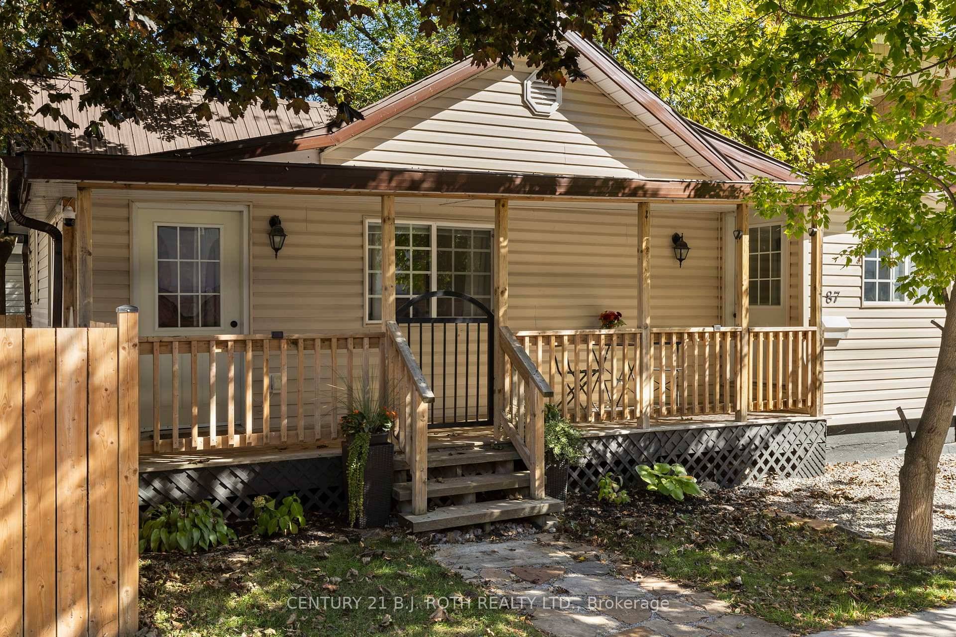 Welcome to 87 Victoria Street, a cozy and beautifully maintained bungalow just steps from Orillia's vibrant downtown, rec centre, and scenic waterfront !