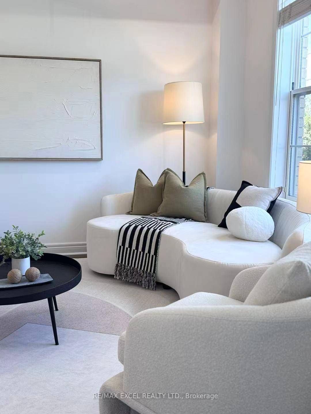 Two Storey Freehold Townhome In Cathedraltown Markham.