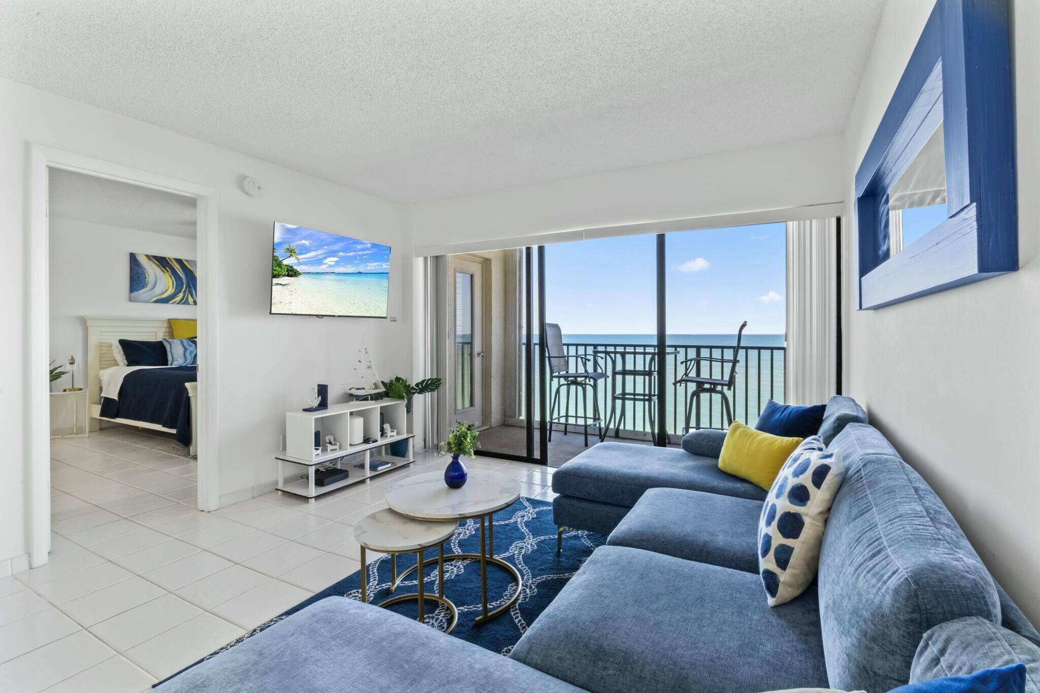 Motivated Seller ! This 2 2 PENTHOUSE condo has it all !