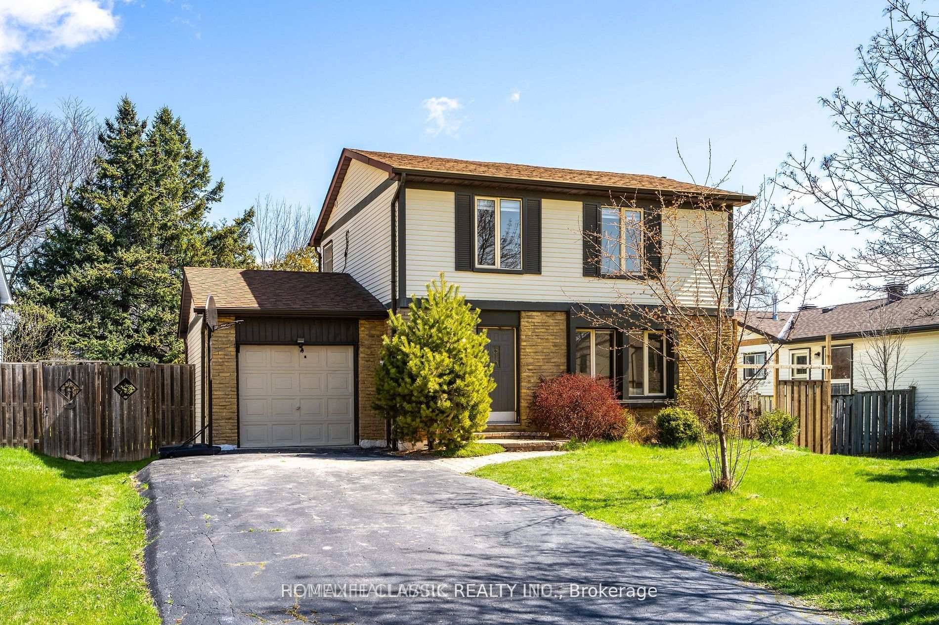 Nestled in the sought after Dorset Park, this property benefits from nearby schools, parks, and a family friendly neighborhood.