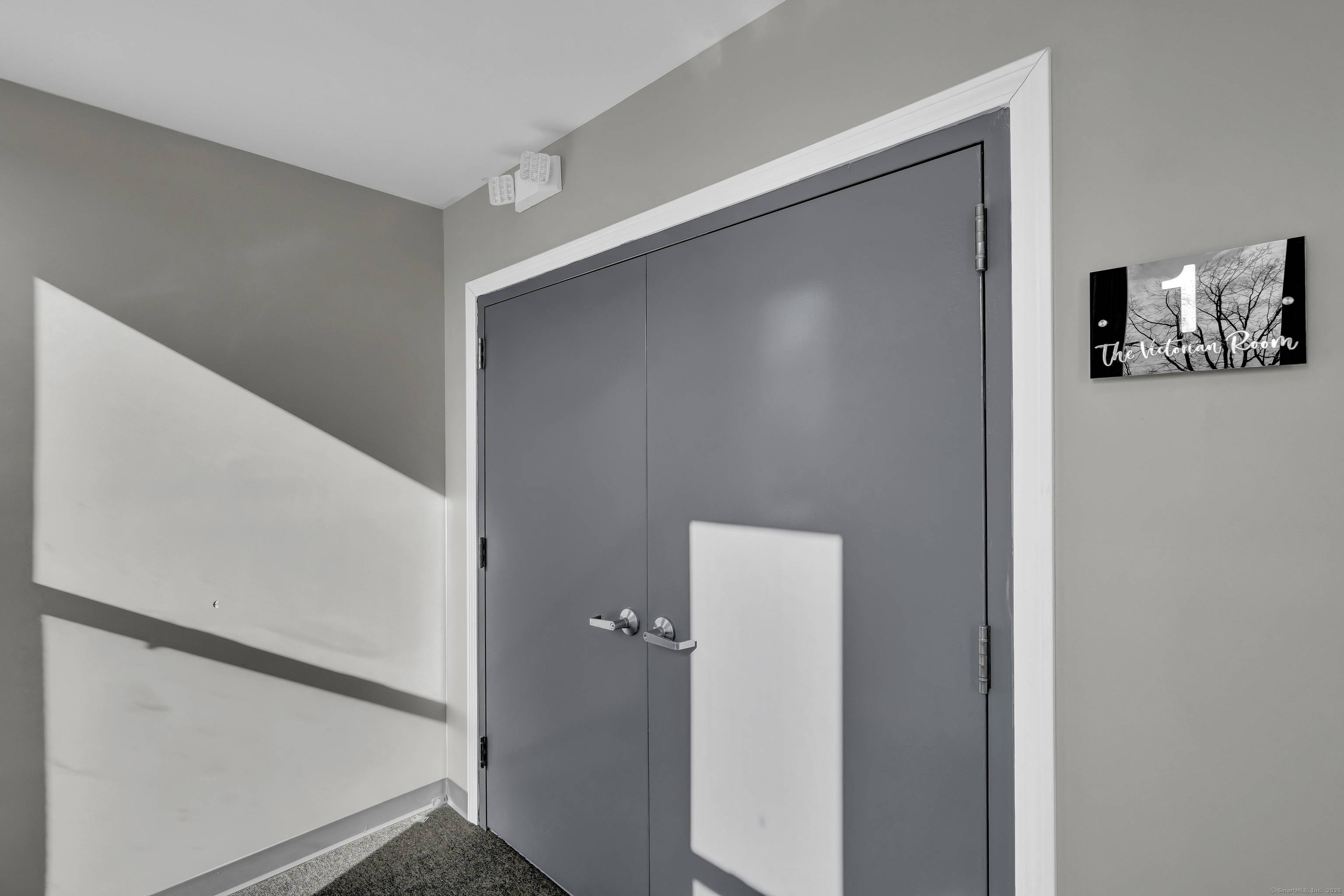 Fully renovated commercial building, currently set up as a Banquet Event venue, get ready to host your catered events here, multiple size function rooms available for weddings, baby showers, awards ...