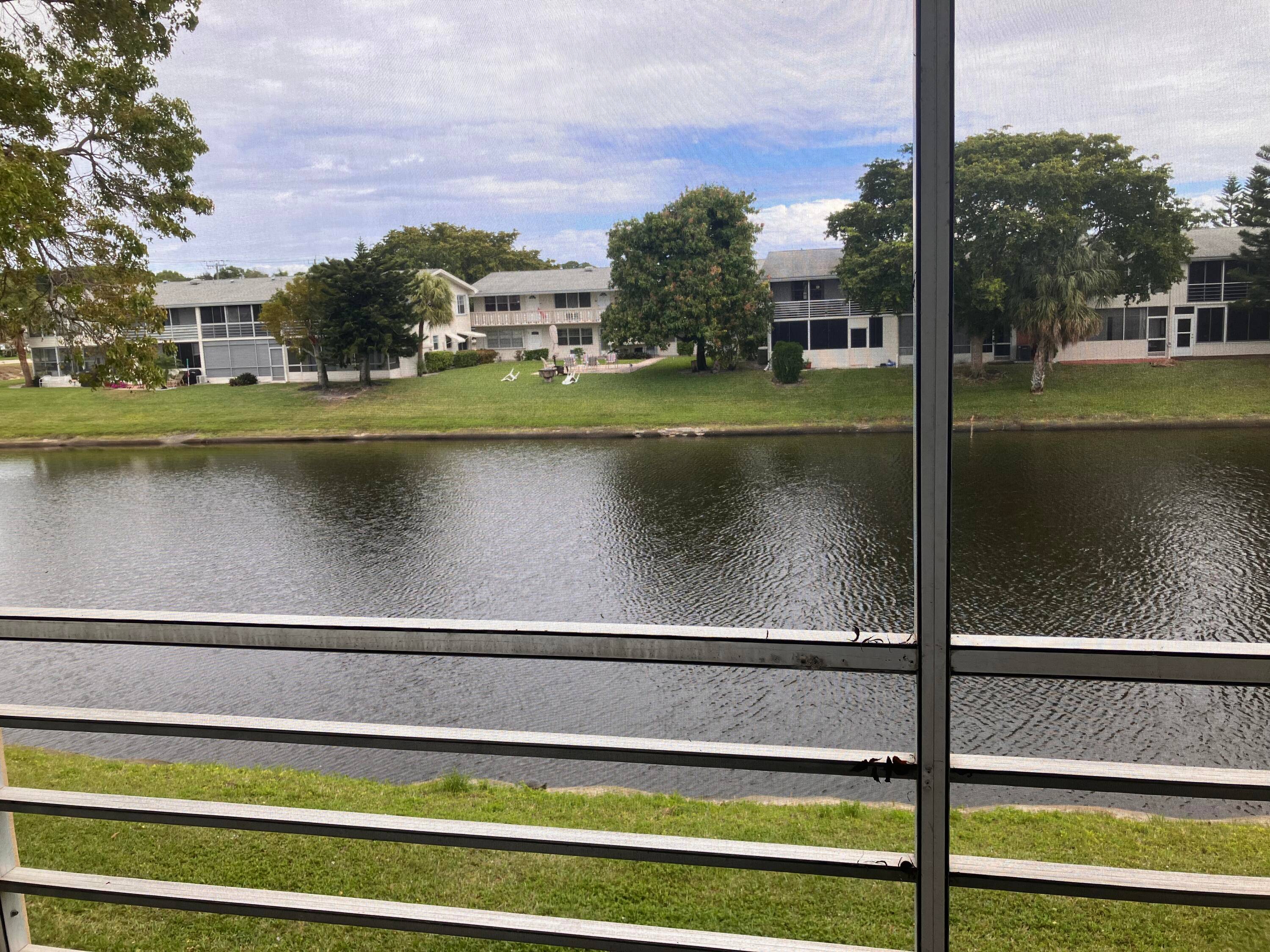 Great 1 BR, 1. 5 Bath on the water and walkable to the Fitness Center.