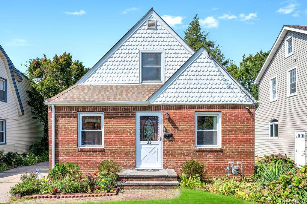 Charming Cape in Prime Hicksville Location !