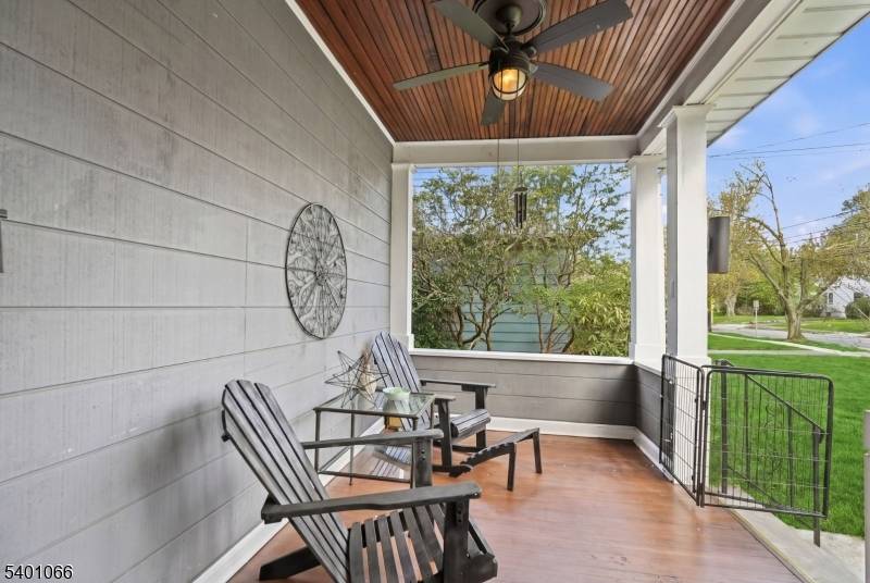 Sunny, updated and inviting 3 bedroom 1.