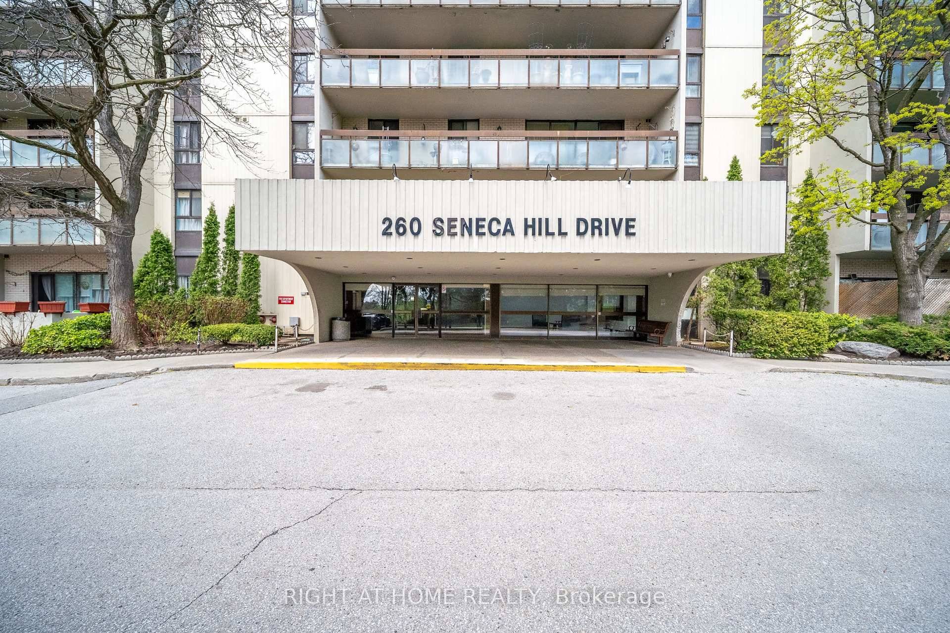 Exceptional Opportunity in a Prime Family Friendly Neighbourhood !