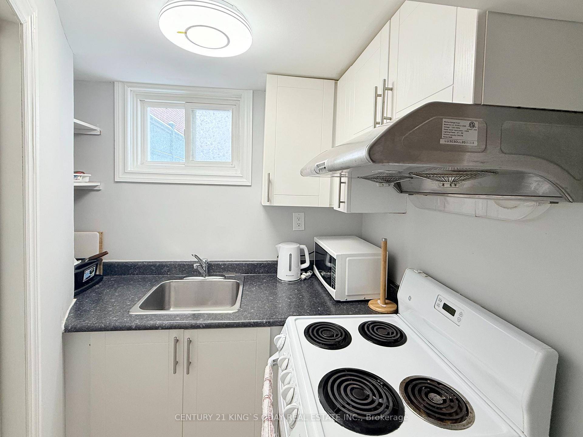 Great Area In Birchcliffe Cliffside, Separate Side Entrance With A Spacious Two 2 Bedroom Basement Apartment.