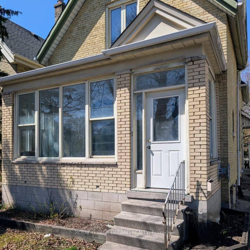 4 Bedroom Main unit with All the Extras STUDENTS OR Single Families !