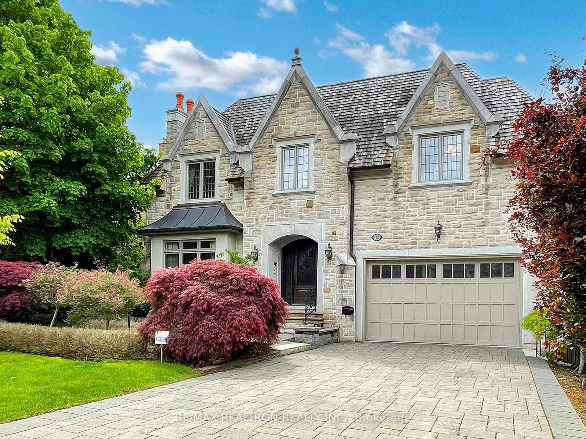 60'x179' Deep lot Brand new flooring on main floor Freshly painted Custom Built Luxury Home on Prestigious Owen Blvd in the Heart of St.