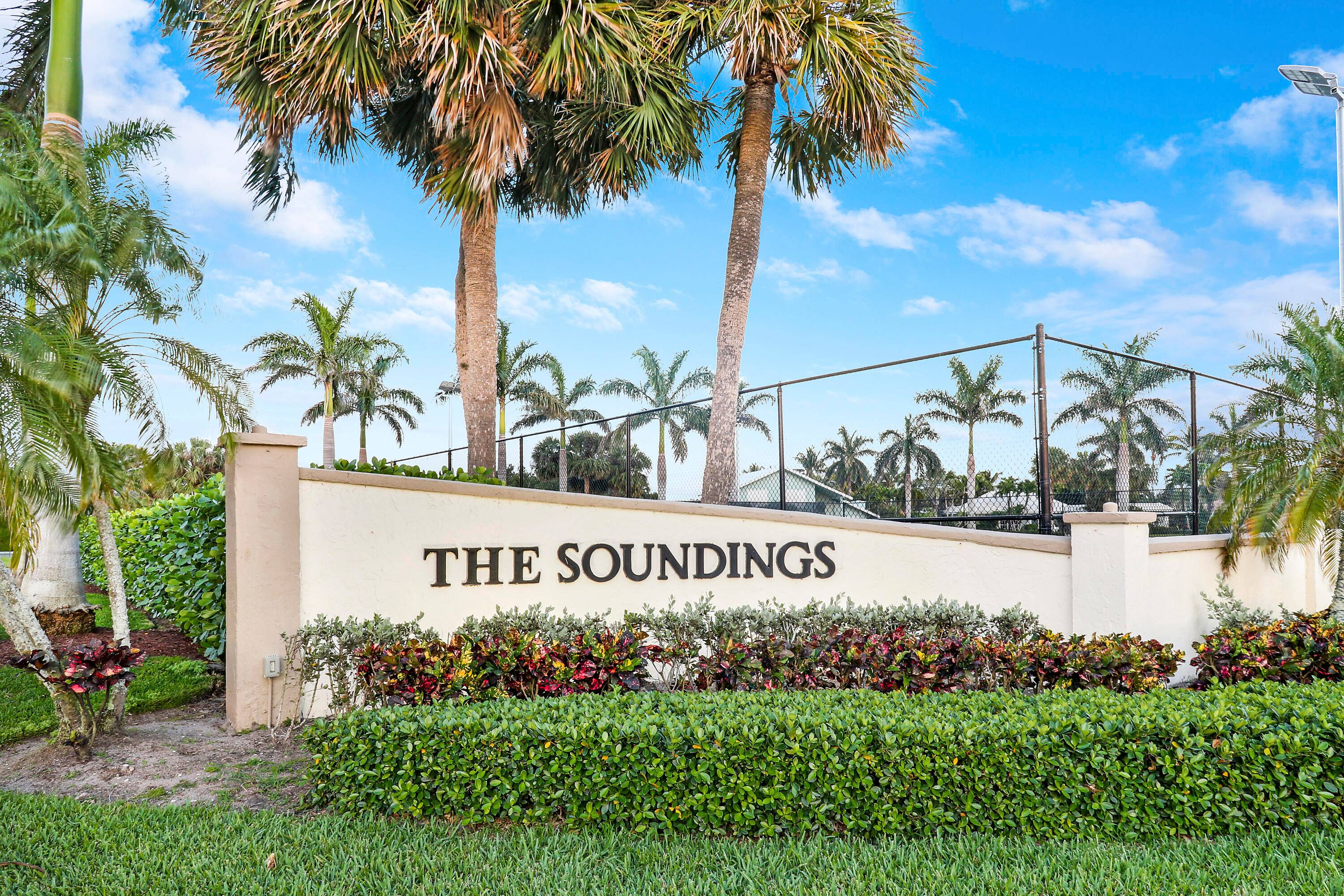 Coastal Luxury Living at Its Finest in The Soundings of Hobe SoundWelcome to your Florida dream home, located in the highly desirable waterfront community of The Soundings Yacht and Tennis ...