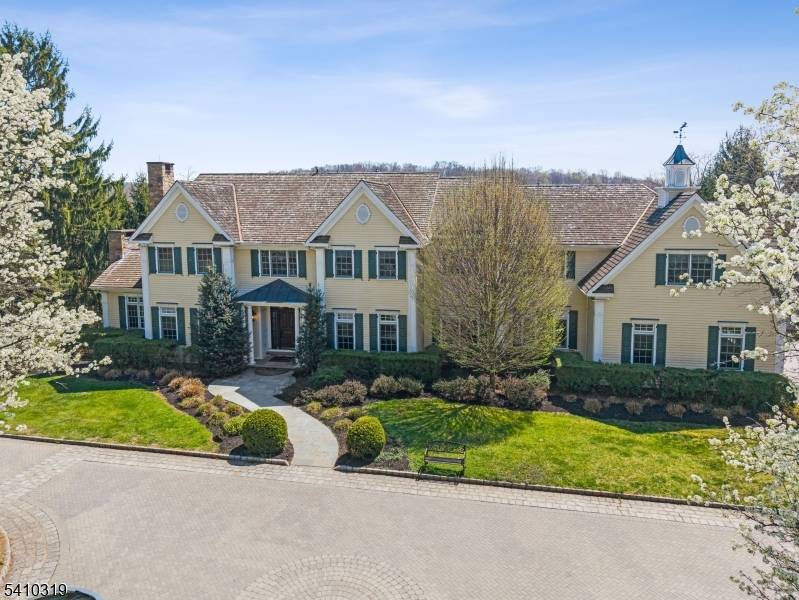 91 Mosle Road is a magnificent 7 bedroom, 8.
