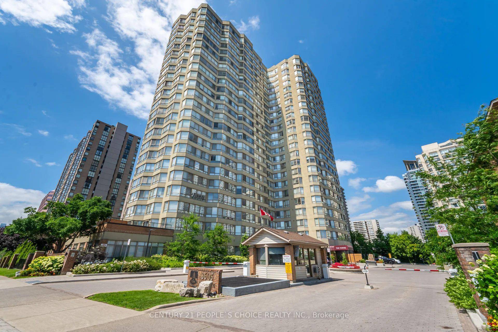 Welcome to this rarely available, sun drenched 2 bedroom solarium, 2 bathroom corner suite in one of Mississaugas most sought after addresses The Towne.