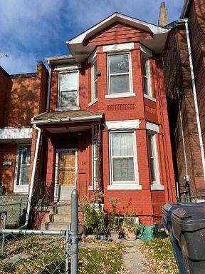 Unbeatable location in Kensington Market, just steps to the TTC at Spadina, St.