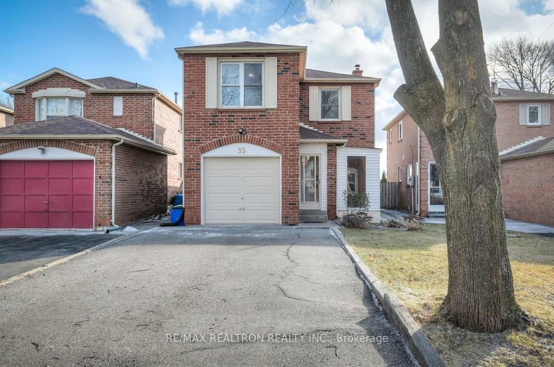 Prime Location With Amazing School Zone Markville S.