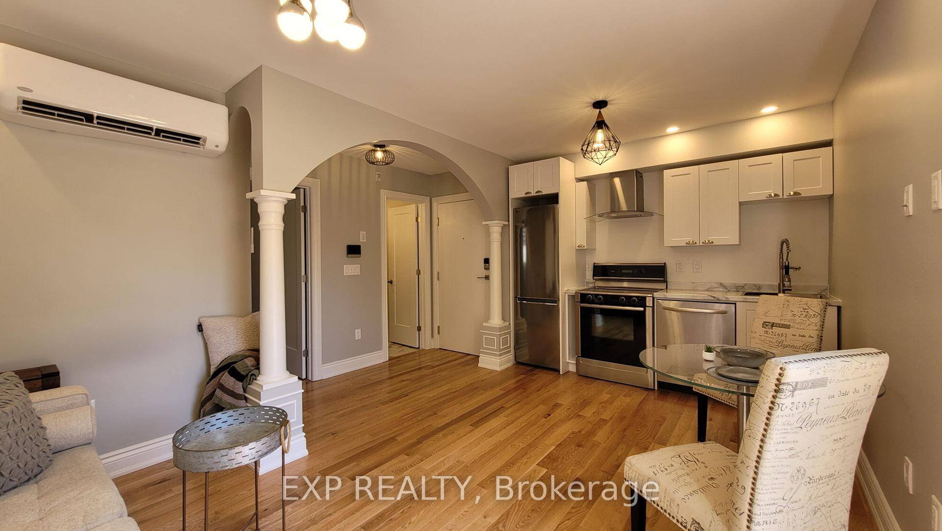 Unit 304 1 bedroom 1 4 pc bathroom executive apartment with sizeable private deck at the back.