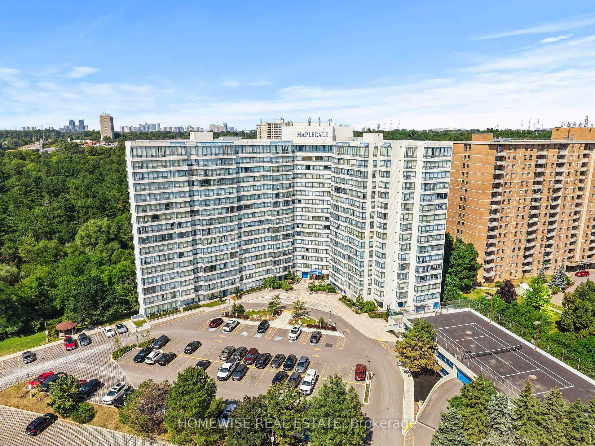 Discover comfort and convenience in this newly renovated, 1246 square 2 Bedroor Den, 2 Bathroom condo perfectly situated across from the University of Toronto Scarborough campus and all other essential ...