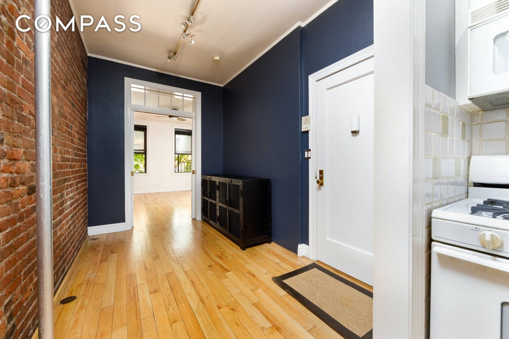 Welcome to this beautiful true one bedroom in the heart of Chelsea.