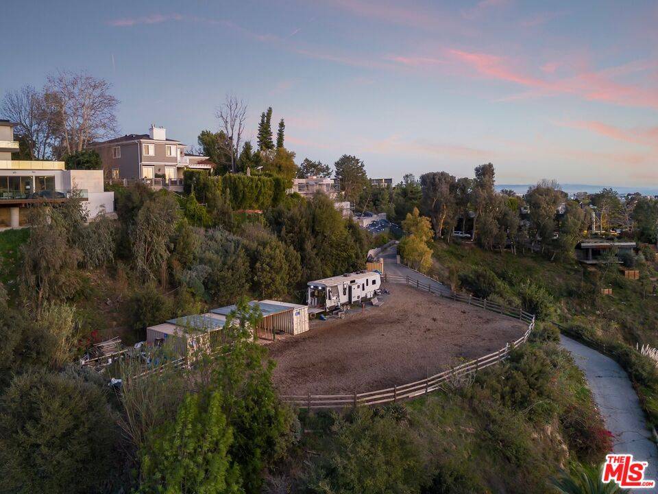 1119   Linda Flora Dr Brentwood La