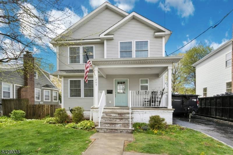 Welcome to 207 Columbia a stunning fully renovated colonial in a prime Northside location !