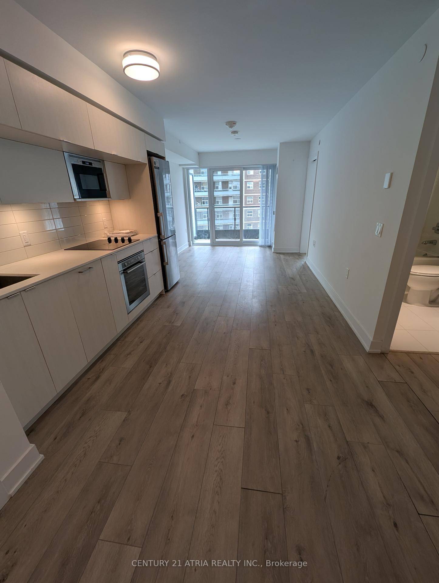 This luxury 1 Bedroom Den and 2 Full Bathroom condo suite offers 635 square feet of open living space.